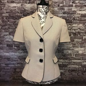 Women’s size 6 suit jacket.